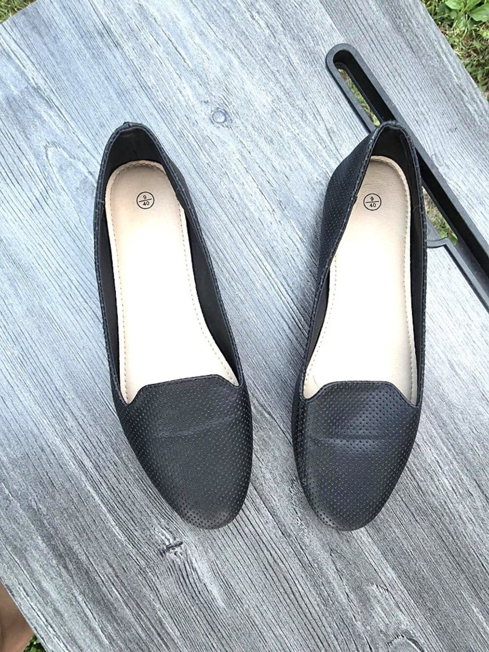 Women's black flats size 9
